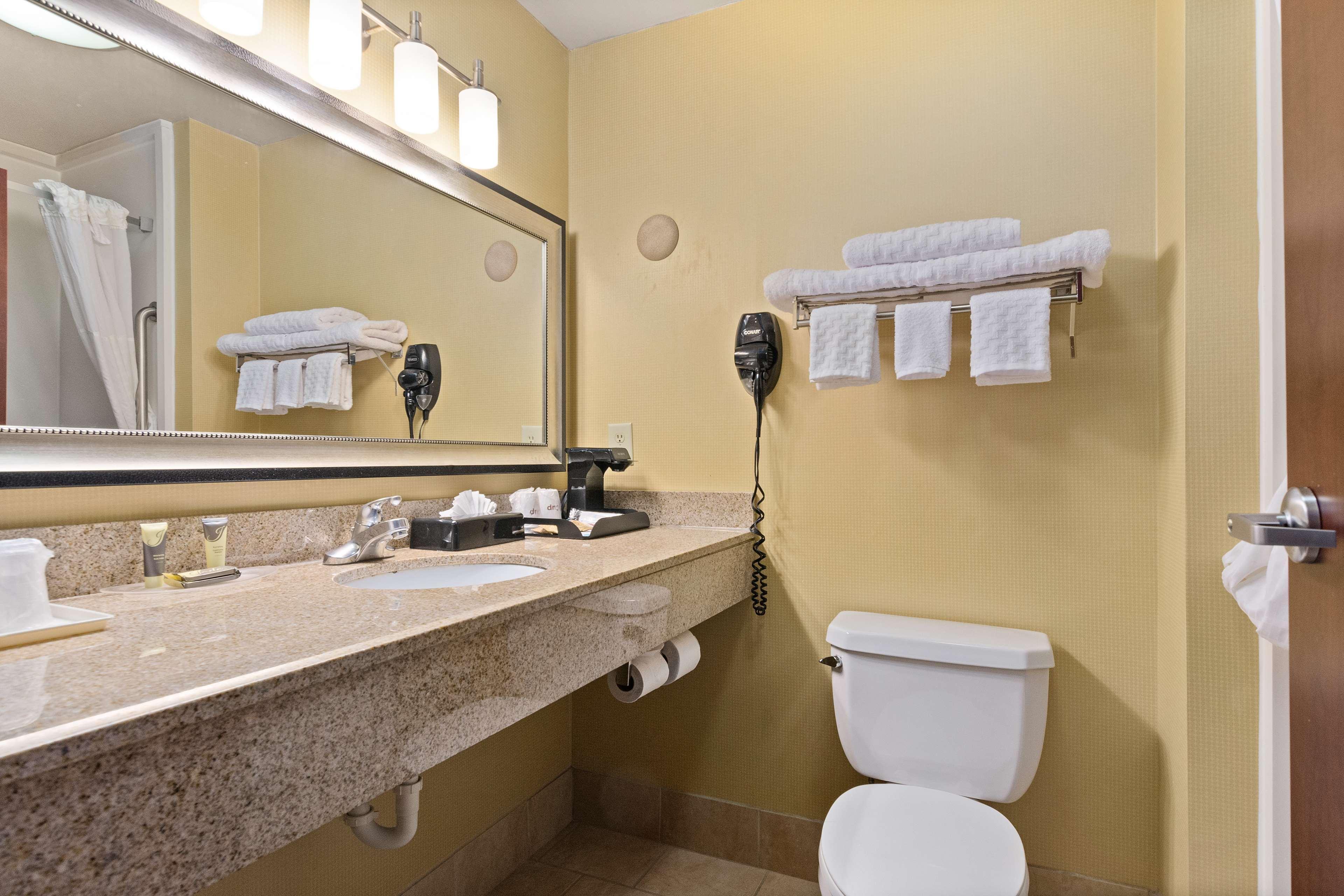 Surestay Plus Hotel By Best Western Portland Route 52 West Eksteriør bilde